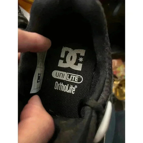 DC Vandium SE ADYS200067 Mens Black Suede Low Top Lace Up Skate Sneakers Shoes - Picture 9 of 10